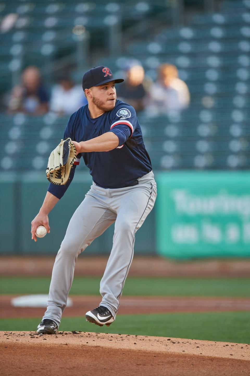 Vinny Nittoli, 30, has been called up to the majors by the Mariners.