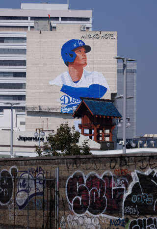 Peinte par Robert Vargas, une fresque murale représentant Shohei Ohtani dans le quartier de Little Tokyo, à Los Angeles, le 20 mars 2024.. PHOTO Mike Blake/REUTERS