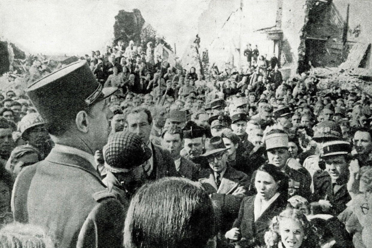Le général de Gaulle s'adresse à la foule en juin 1944 lors de la Libération (photo d'illustration).  - Credit:MARY EVANS/SIPA / SIPA / MARY EVANS/SIPA