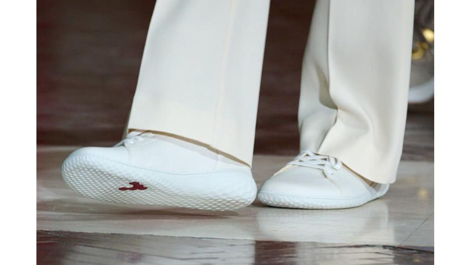 Queen Letizia's white trainers up close