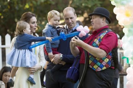 Britain's Duke and Duchess of Cambridge attend a children's party with Prince George and Princess Charlotte at Government House in Victoria, British Columbia, Canada September 29, 2016. REUTERS/Jonathan Hayward/Pool