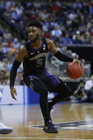 Mar 24, 2019; Columbus, OH, USA; Washington Huskies guard Jaylen Nowell (5) looks to move the ball in the second half against the North Carolina Tar Heels in the second round of the 2019 NCAA Tournament at Nationwide Arena. Mandatory Credit: Rick Osentoski-USA TODAY Sports