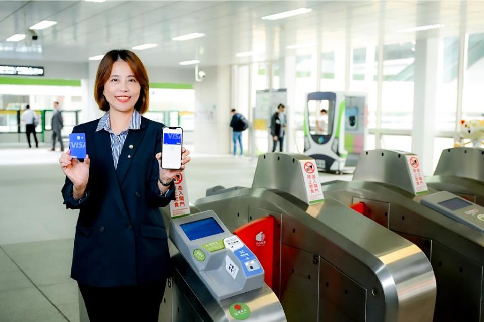 台中捷運開通Visa卡感應乘車，提供消費者整合式、便捷與安全的交通支付體驗。  圖／Visa提供