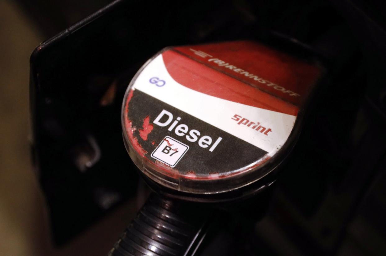 Diesel soll im kommenden Jahr dem Sprint-Chef zufolge nicht im Preis explodieren. - Copyright: picture alliance / Geisler-Fotopress | Sebastian Gabsch/Geisler-Fotopre