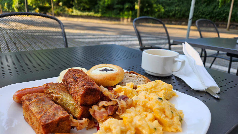 breakfast outside of Hermitage Prague