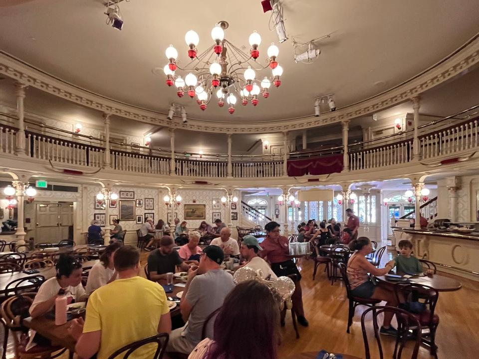 Inside view of the Diamond Horseshoe at Disney World