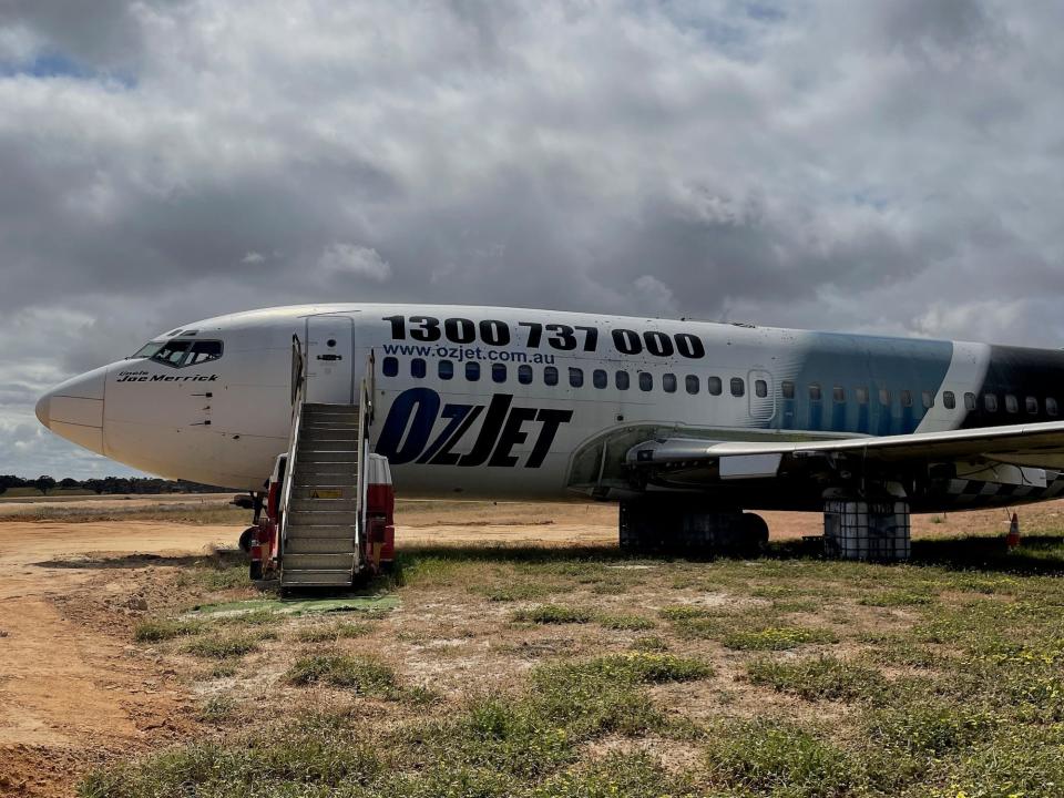 Mary and Andrew Cotterell's 737-200.