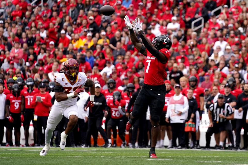 Cincinnati Bearcats tight end Chamon Metayer (7) catches a touchdown pass in the first quarter during UC's home loss to Iowa State on Oct. 14. Metayer entered the transfer portal prior to the season finale vs. Kansas.