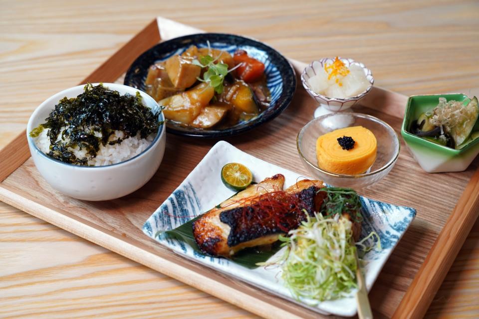  味噌燒比目魚·定食（$135）