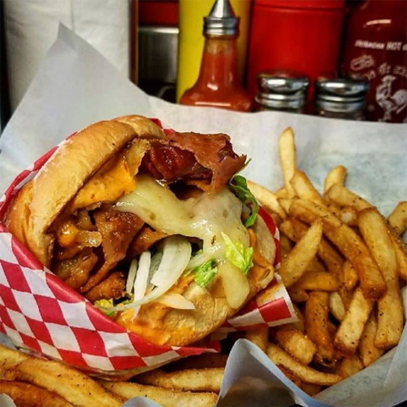 Tommy's Burger Stop — Spenard, Alaska
