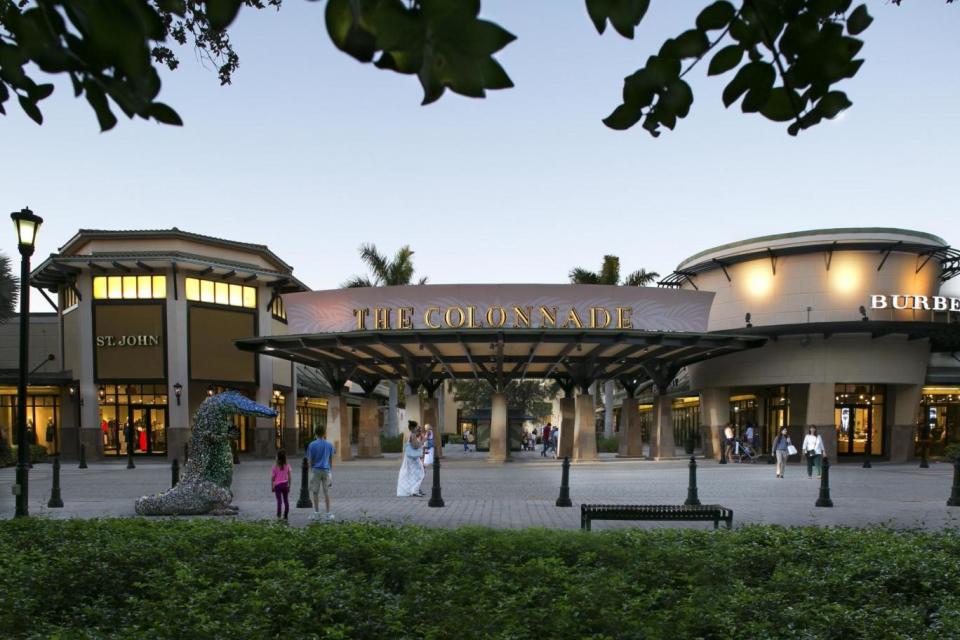 Sawgrass Mills and the Colonnade Outlets has over 350 retailers (Simon)