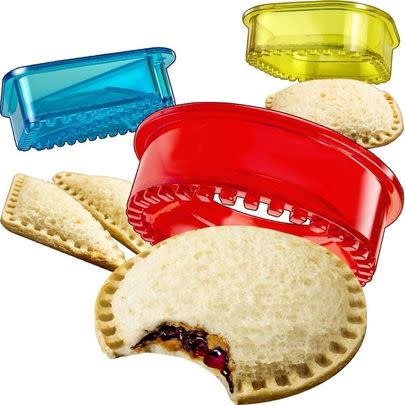 An ingenious sandwich sealer