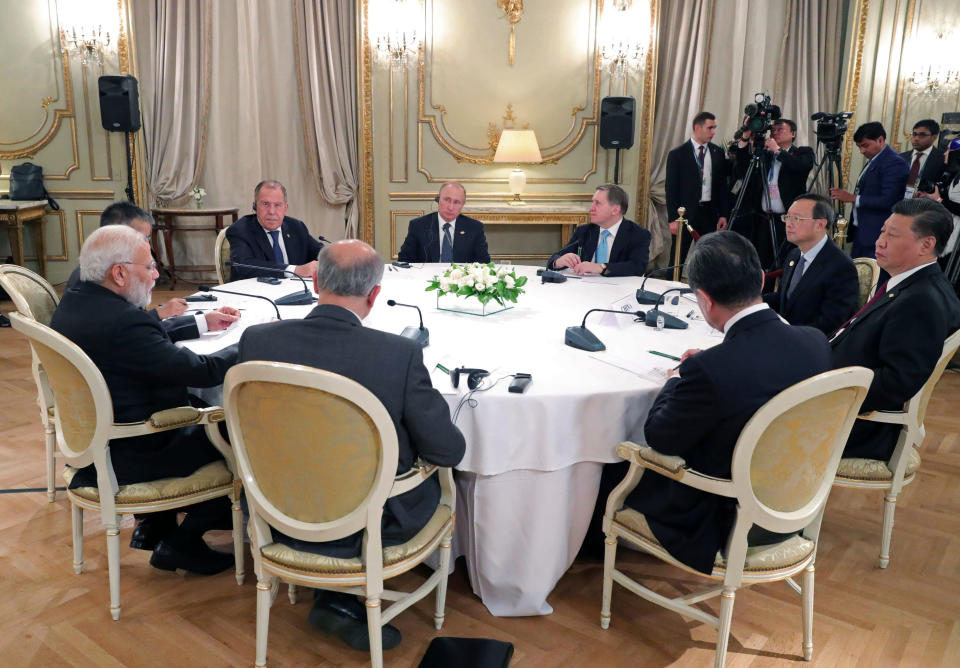 India’s Prime Minister Narendra Modi (L), Russias Minister of Foreign Affairs Sergey Lavrov (2-L) Russia’s President Vladimir Putin (C) Russia’s Presidential Aide Yury Ushakov (C-R) and China’s President Xi Jinping (R), hold a meeting in the sidelines of the G20 Summit in Buenos Aires, on Nov. 30, 2018. (Photo: Mikhael Klimentyev/Sputnik/AFP/Getty Images)