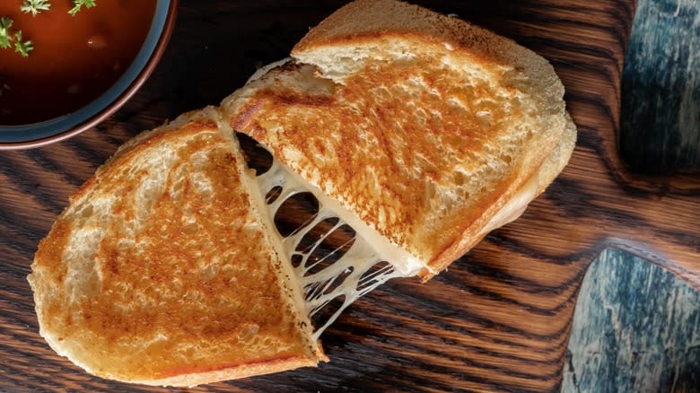 grilled Swiss cheese sandwich