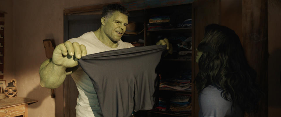 Hulk (Mark Ruffalo) and She-Hulk (Tatiana Maslany) in She-Hulk: Attorney at Law. (Image: Marvel Studios)