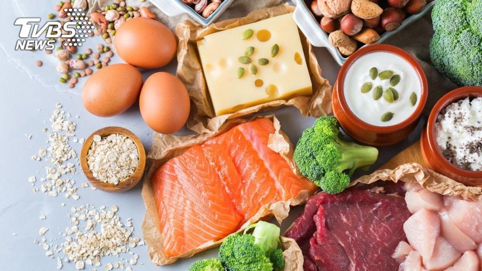 多吃富含鈣、鐵、鋅及蛋白質的食物可防「鉛」。（示意圖／shutterstock 達志影像）