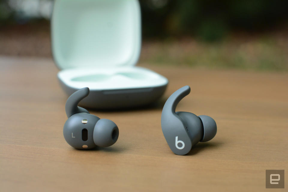 <p>Beats’ latest true wireless earbuds offer all of the best features from Apple’s new AirPods in a less polarizing design.</p>
