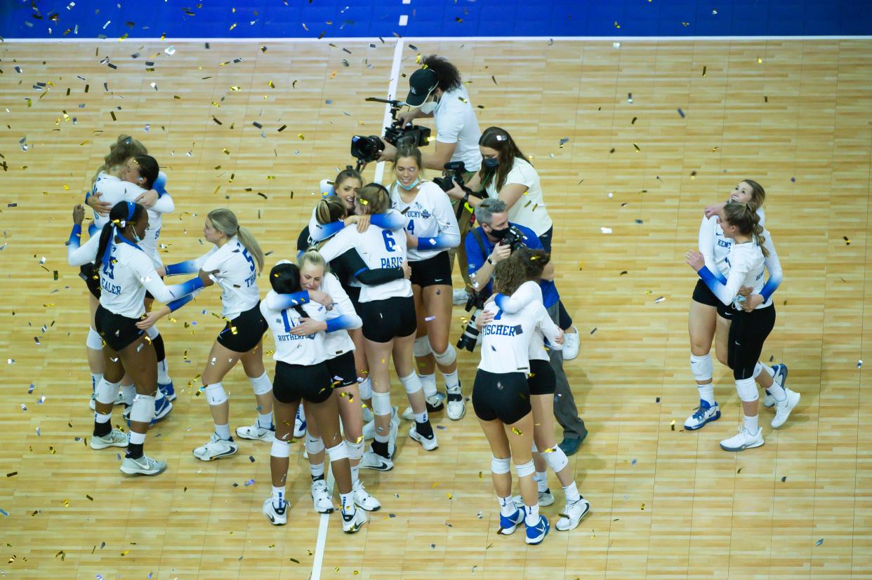 Apr 24, 2021; Omaha, Nebraska, USA; The Kentucky Wildcats celebrate the win against the Texas Longhorns at CHI Health Center Arena and Convention Center. Mandatory Credit: Steven Branscombe-USA TODAY Sports