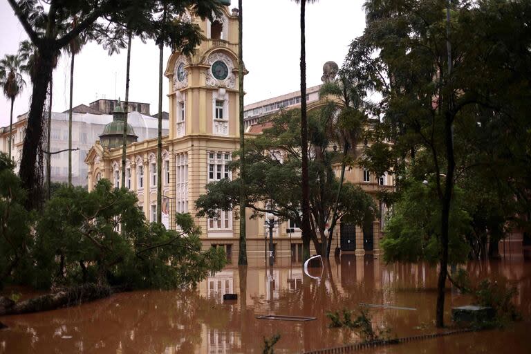 Vista de una calle inundada en el Centro Histórico de Porto Alegre, Estado de Rio da Grande do, Brasil, el 4 de mayo de 2024