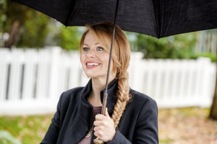 'Aurora Teagarden Mysteries: A Bone to Pick' (2015)