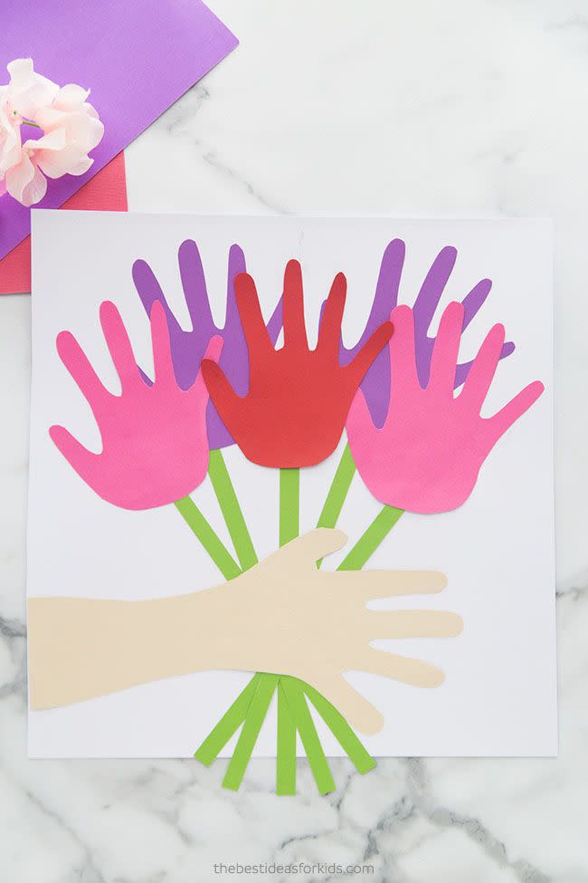 24) Handprint Bouquet Card