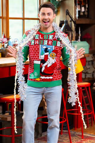 <p>Kim Nunneley/Hallmark Media</p> Jonathan Bennett