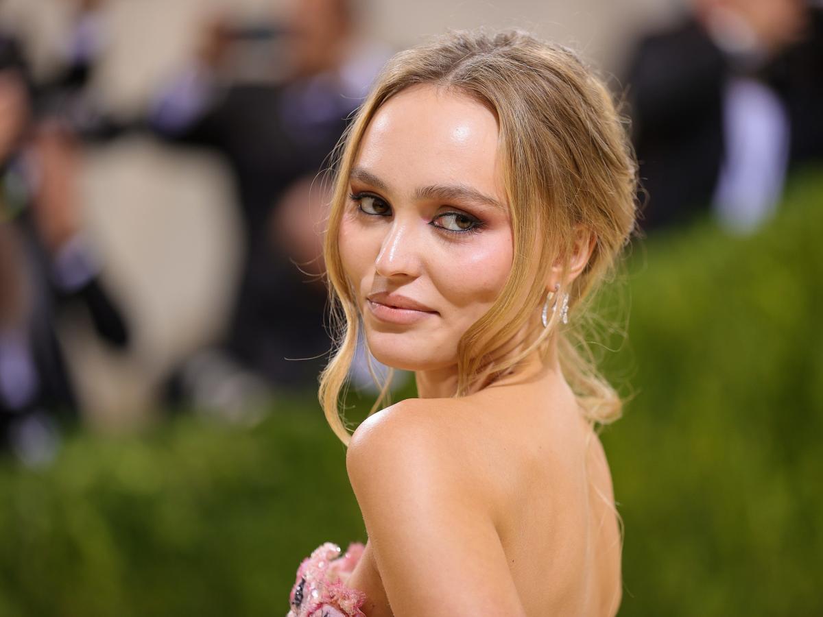 Heres Everything We Know About Lily Rose Depp The Star Of The Controversial New Show The Idol