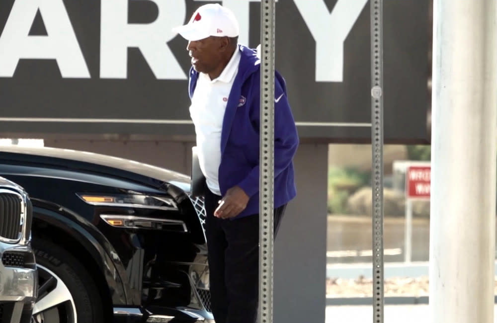 OJ Simpson was hobbling around on a cane before his cancer death credit:Bang Showbiz