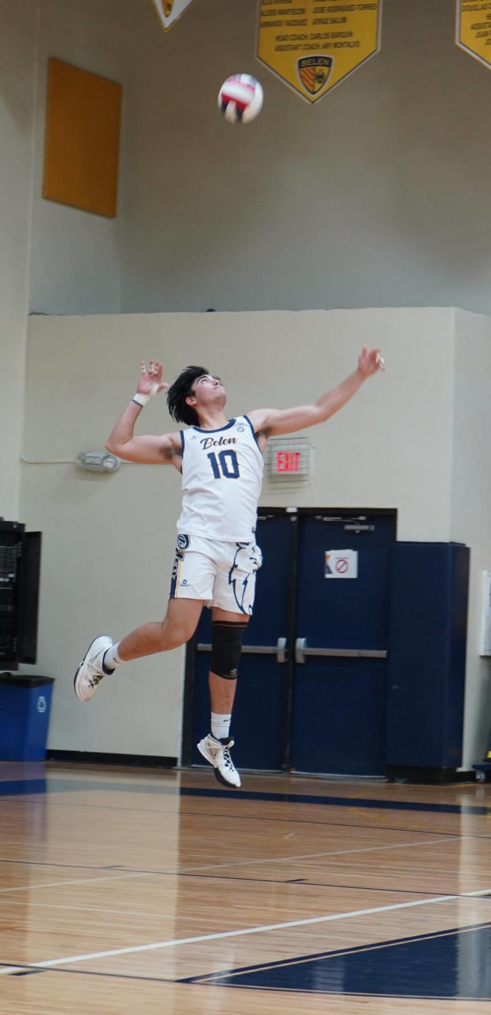 Federico Marino of the Belen Jesuit boys’ volleyball team.