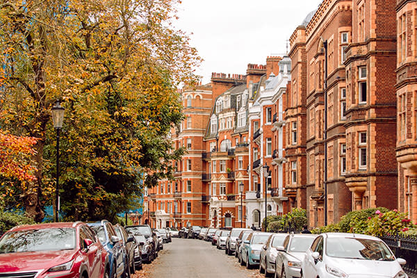 <p>Es el signo más nostálgico y melancólico y aman lo antiguo, por lo que Londres sería ideal para sus preferencias, desde sus casonas hasta sus palacios. Además otoño es perfecto para visitar la capital inglesa, pues los colores de la temporada se dejan ver en sus parques, como el Hyde Park con más de 4,000 árboles, como recoge el portal <em><a rel="nofollow noopener" href="https://www.tripsavvy.com/the-top-things-to-do-in-london-in-fall-4151207" target="_blank" data-ylk="slk:Trip Savvy;elm:context_link;itc:0;sec:content-canvas" class="link ">Trip Savvy</a>. </em>Foto: Alexander Spatari / Getty Images. </p>