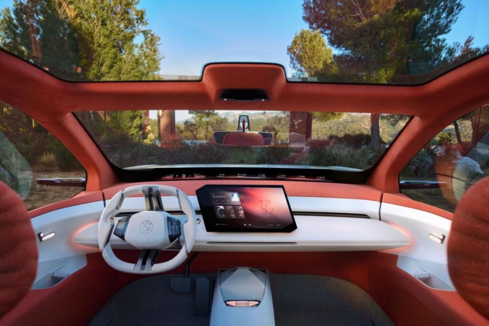 內裝非常簡潔，而其科技含量也相當高，將會有更多自動化的科技上車。(圖片來源：BMW)