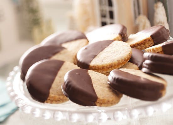 These Viennese-style cookies have a tender texture from ground almonds and are sandwiched together with apricot jam.    <strong>Get the <a href="http://www.huffingtonpost.com/2011/10/27/viennese-cookies_n_1061449.html" target="_hplink">Viennese Cookies </a>recipe</strong>  