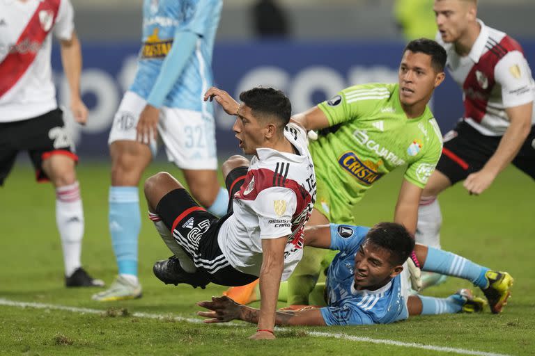 Rodrigo Aliendro consigue el gol del empate; el volante fue la figura contra Sporting Cristal en Lima y con su tanto reanimó a River en la Copa Libertadores.