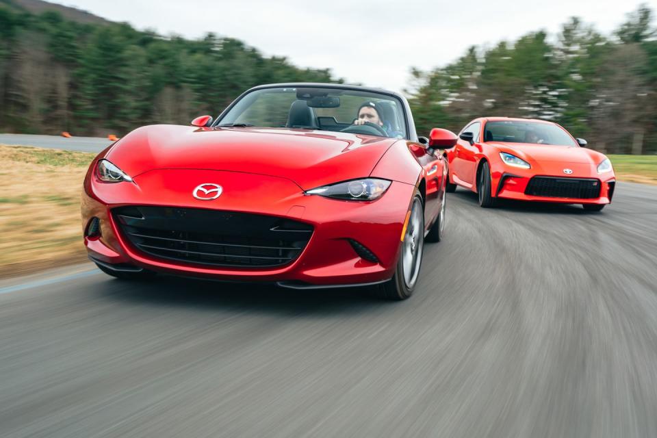 2022 mazda miata vs 2022 toyota gr86