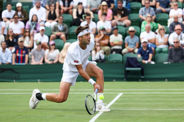 Tomás Etcheverry vive el mejor momento de su carrera, pero en la segunda ronda de Wimbledon no pudo superar a una leyenda como el suizo Stan Wawrinka