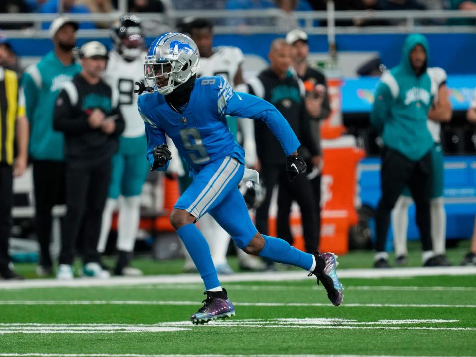 Jameson Williams runs a route against the Jacksonville Jaguars.