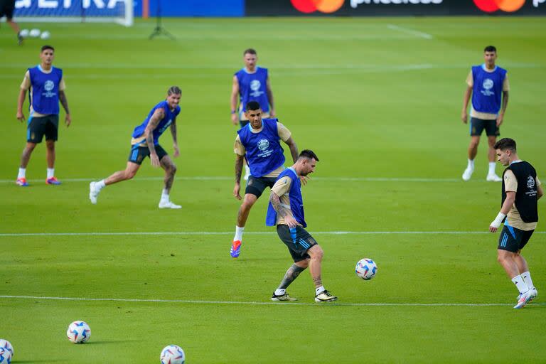 El entrenamiento de la selección argentina previo al partido por cuartos de final contra Ecuador en el NRG Stadium en Houston