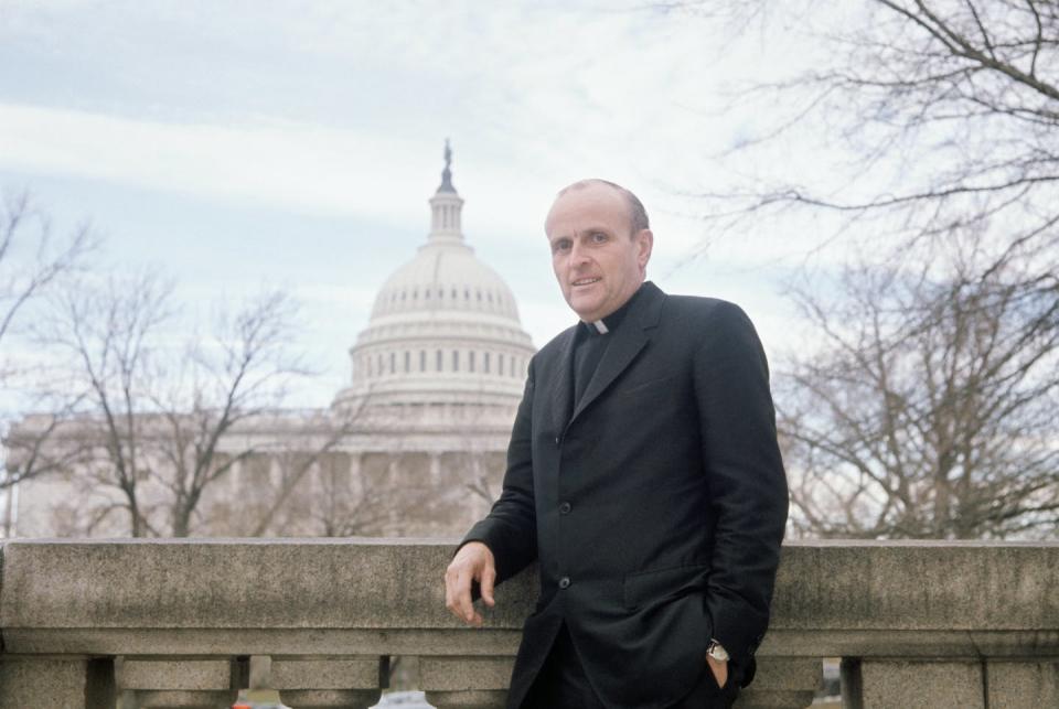 After Pope John Paul II demanded all priests withdraw from electoral politics, Rep. Robert Drinan decided not to seek reelection. <a href="https://www.gettyimages.com/detail/news-photo/rep-elect-robert-f-drinan-at-a-press-conference-said-he-news-photo/515398542?adppopup=true" rel="nofollow noopener" target="_blank" data-ylk="slk:Bettmann via Getty Images;elm:context_link;itc:0;sec:content-canvas" class="link ">Bettmann via Getty Images</a>