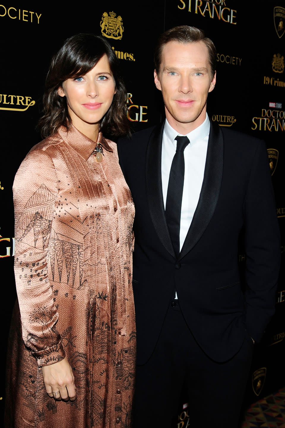 <p>When the internet's boyfriend Benedict Cumberbatch and his wife look directly into the cameras, it's like the same pair of eyes is staring into your soul twice.</p>