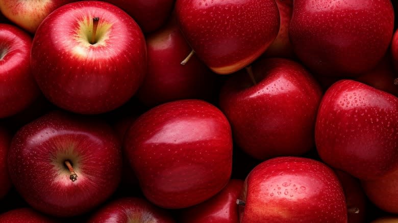 Red Delicious apples