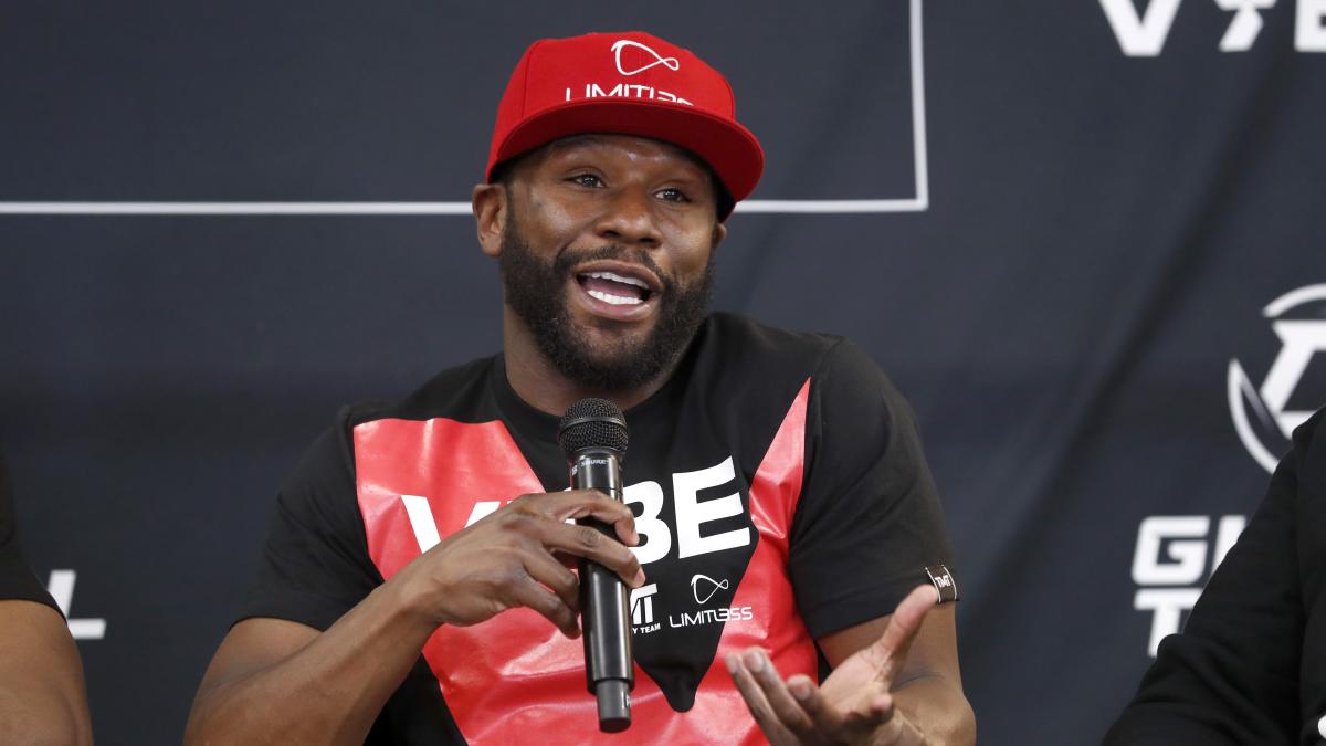 Floyd Mayweather Gets Black Eye During Boxing Match Against YouTuber