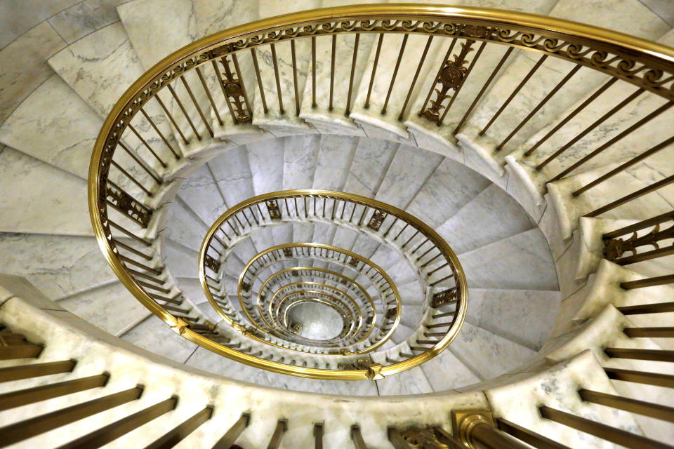 A circular staircase is seen in the U.S. Supreme Court building in Washington, U.S. January 28, 2016.&nbsp;