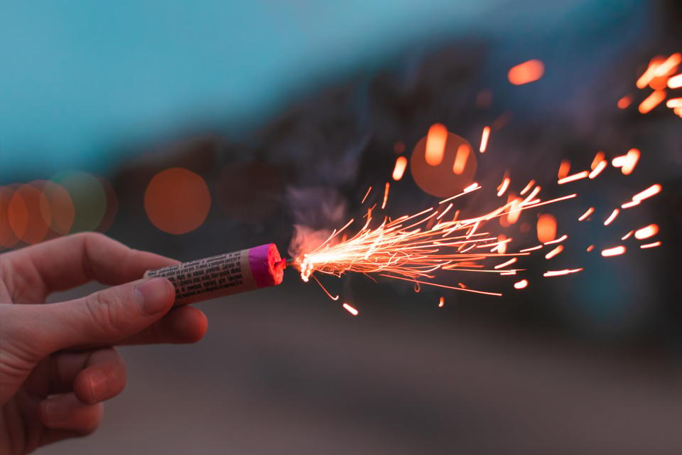 (Symbolbild) Böller könnten im künftigen Jahr deutlich teurer werden. - Copyright: Getty Images/ Sergejs Jevsjukovs / EyeEm