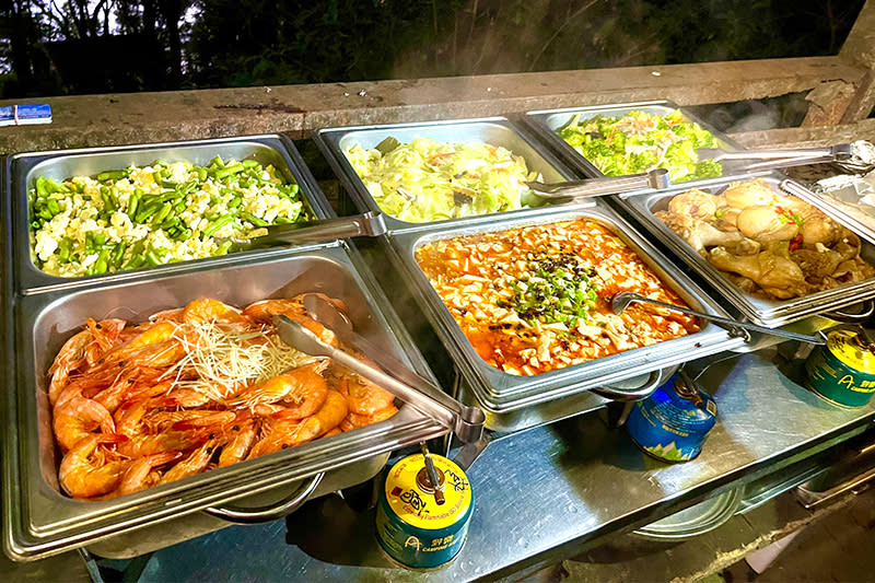 在北大武檜谷山莊供應的美味餐點，為了避免食物浪費，訂餐都需事前預約，食材會按照當天用餐人數運補上山。圖片由登高工作室提供
