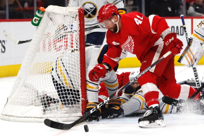 NHL: Buffalo Sabres at Detroit Red Wings