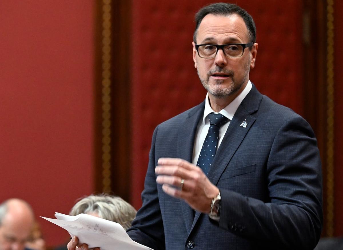 Quebec tables bill to limit international students in province