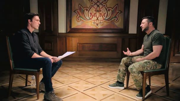 PHOTO: ABC News' David Muir speaks with Ukrainian President Volodymyr Zelenskyy. (ABC News)