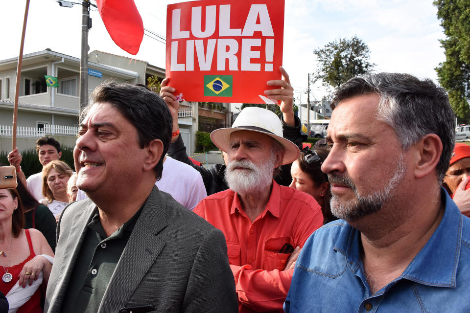 Desembargador reitera decisão de soltar Lula e cria impasse no Judiciário