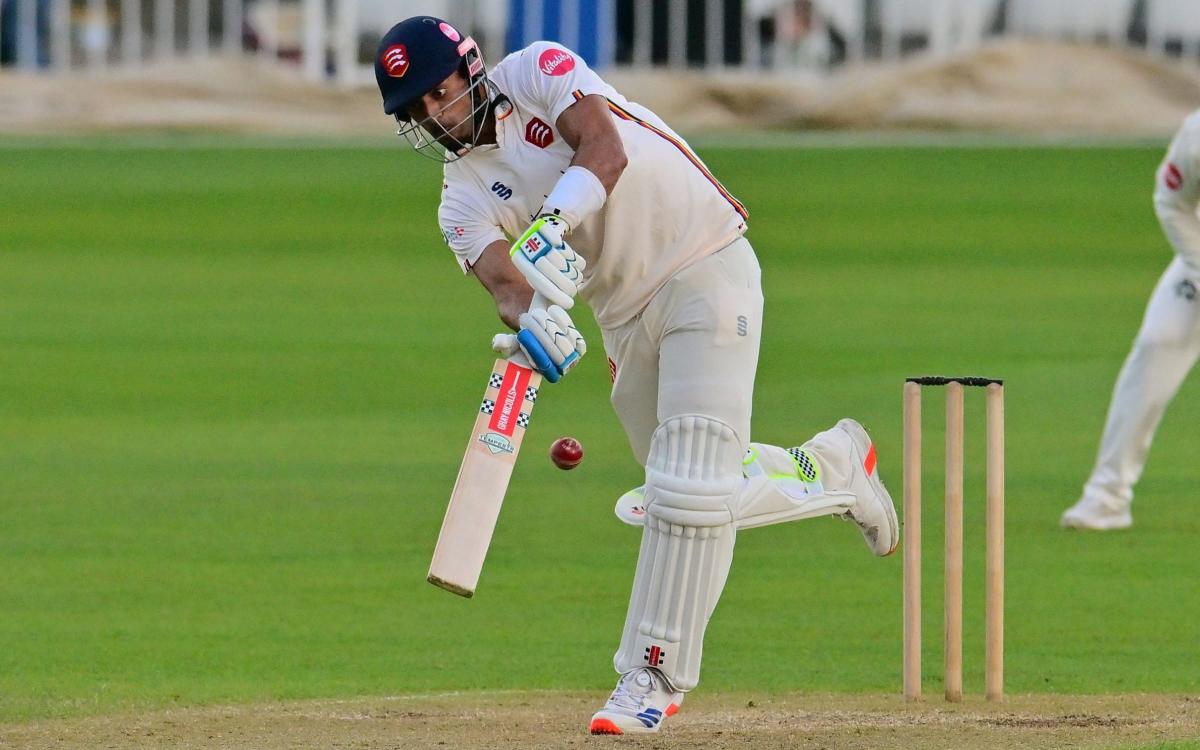 Essex fury at ‘absolutely stupid’ ECB after 12-point deduction for bat deemed too wide