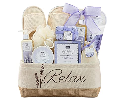 A Day Off Spa Gift Basket (Amazon / Amazon)